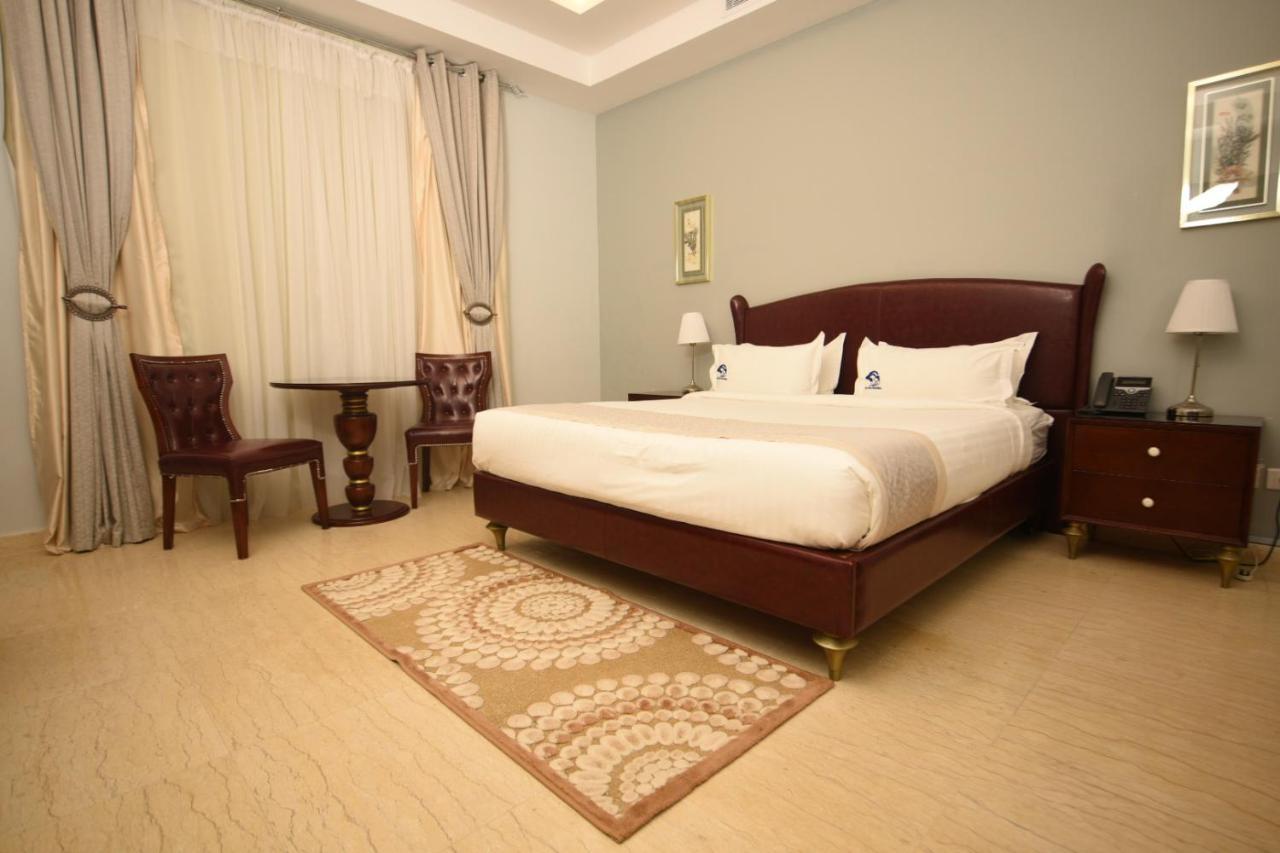 Hotel & Resort Golden Marina Янбу Екстериор снимка