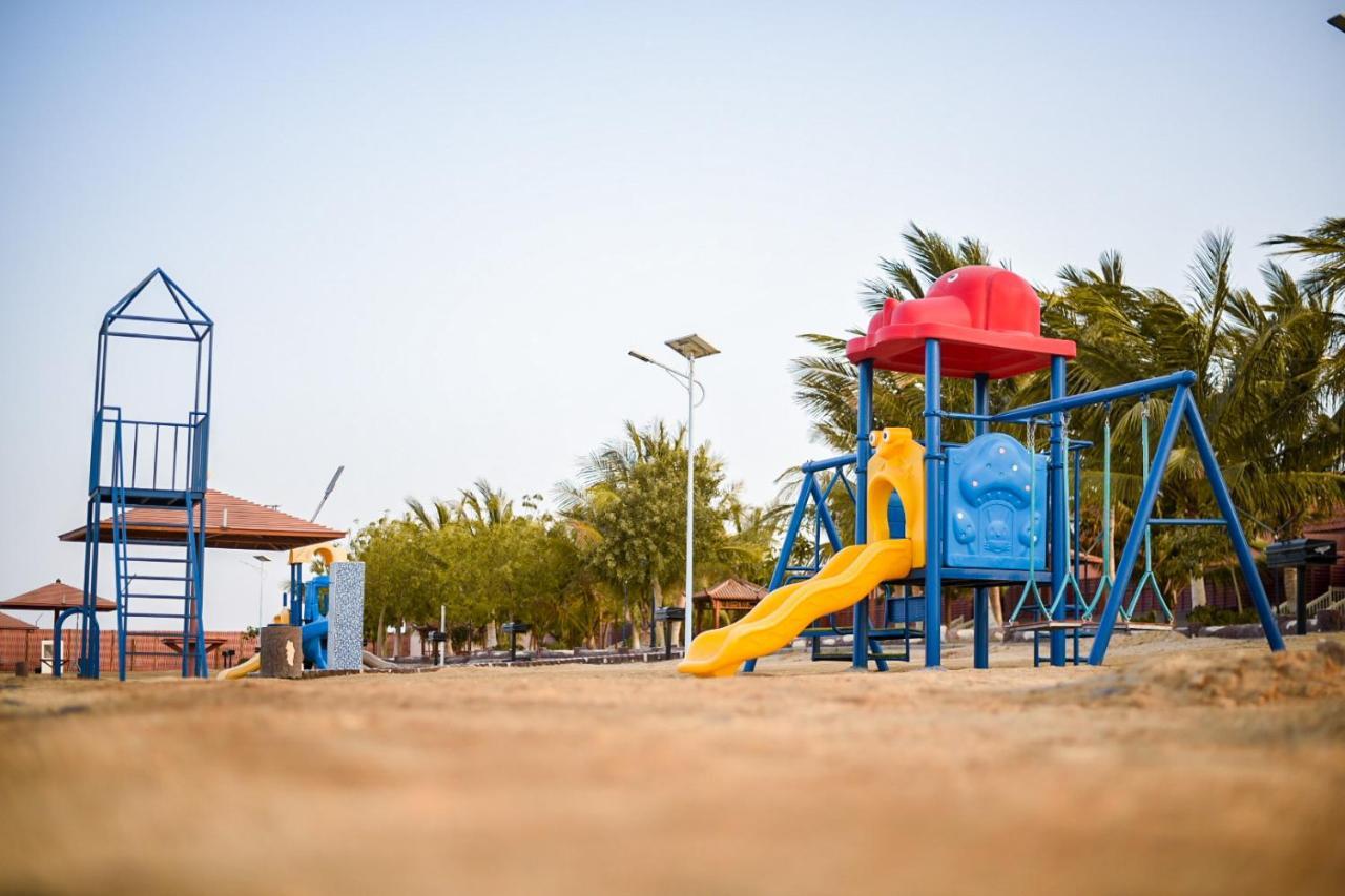 Hotel & Resort Golden Marina Янбу Екстериор снимка