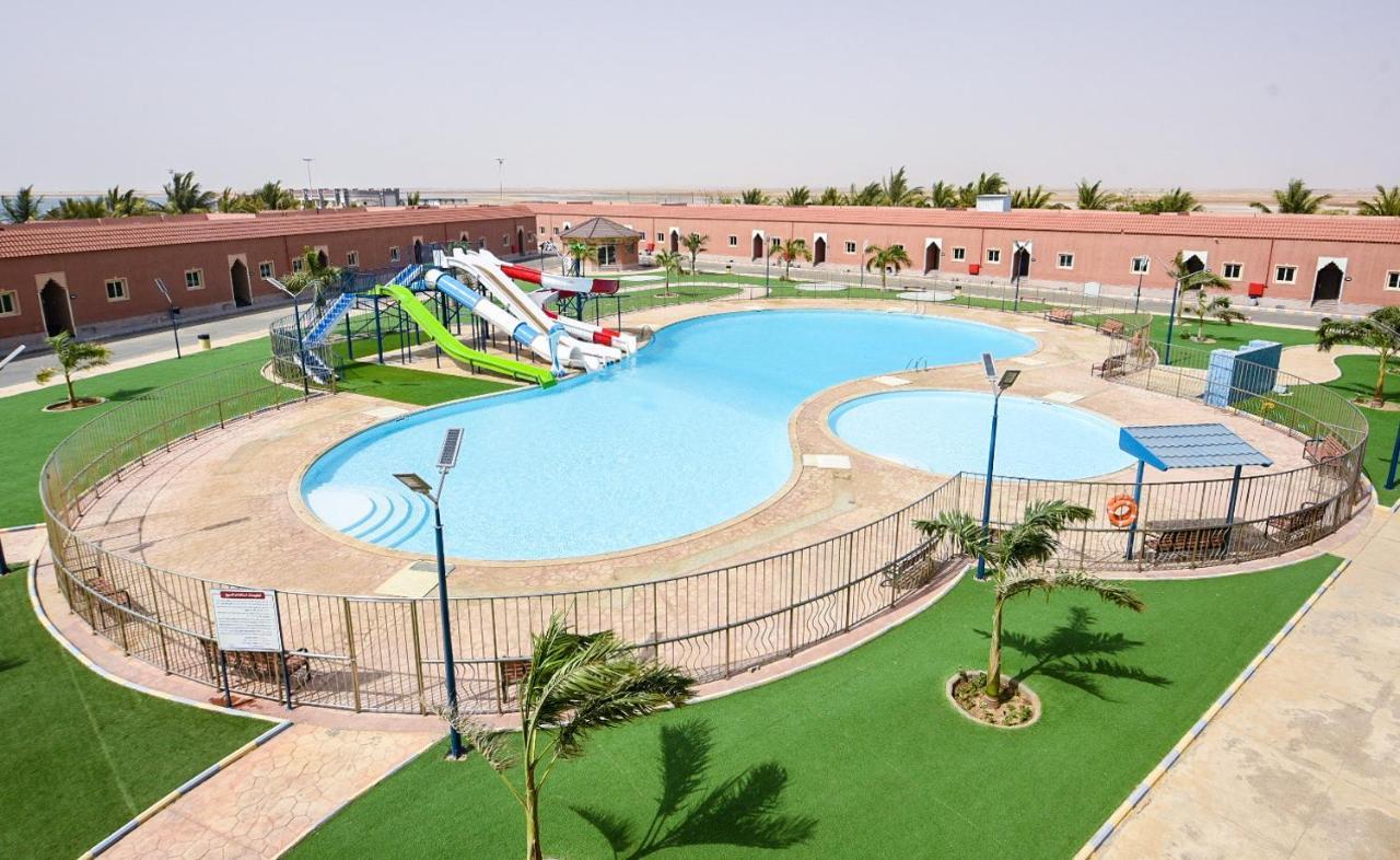 Hotel & Resort Golden Marina Янбу Екстериор снимка