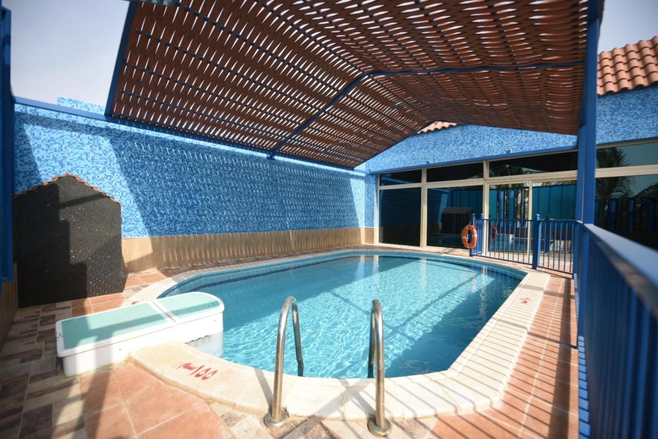 Hotel & Resort Golden Marina Янбу Екстериор снимка