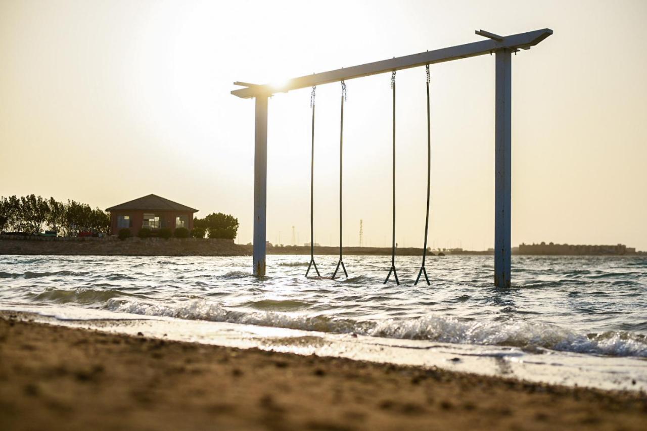 Hotel & Resort Golden Marina Янбу Екстериор снимка