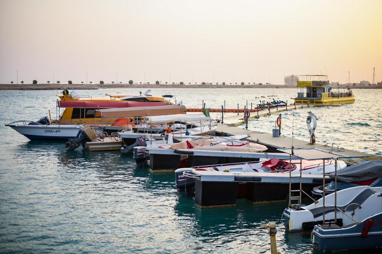 Hotel & Resort Golden Marina Янбу Екстериор снимка