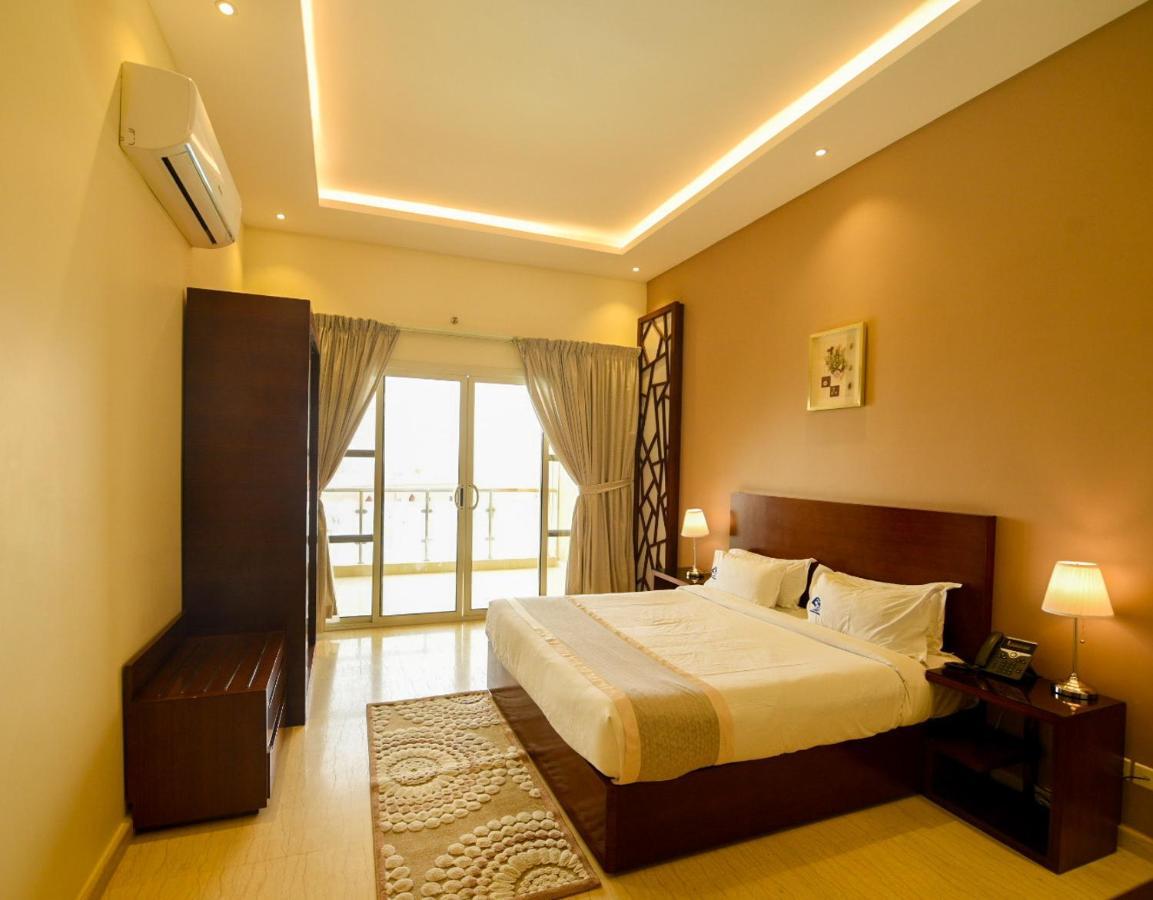 Hotel & Resort Golden Marina Янбу Екстериор снимка
