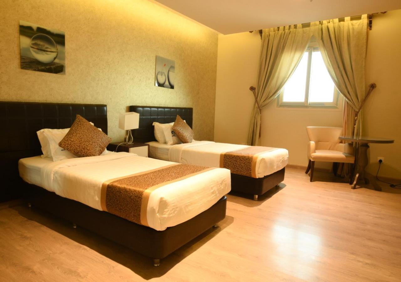 Hotel & Resort Golden Marina Янбу Екстериор снимка