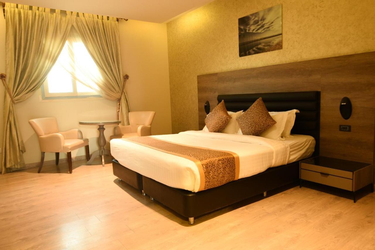 Hotel & Resort Golden Marina Янбу Екстериор снимка