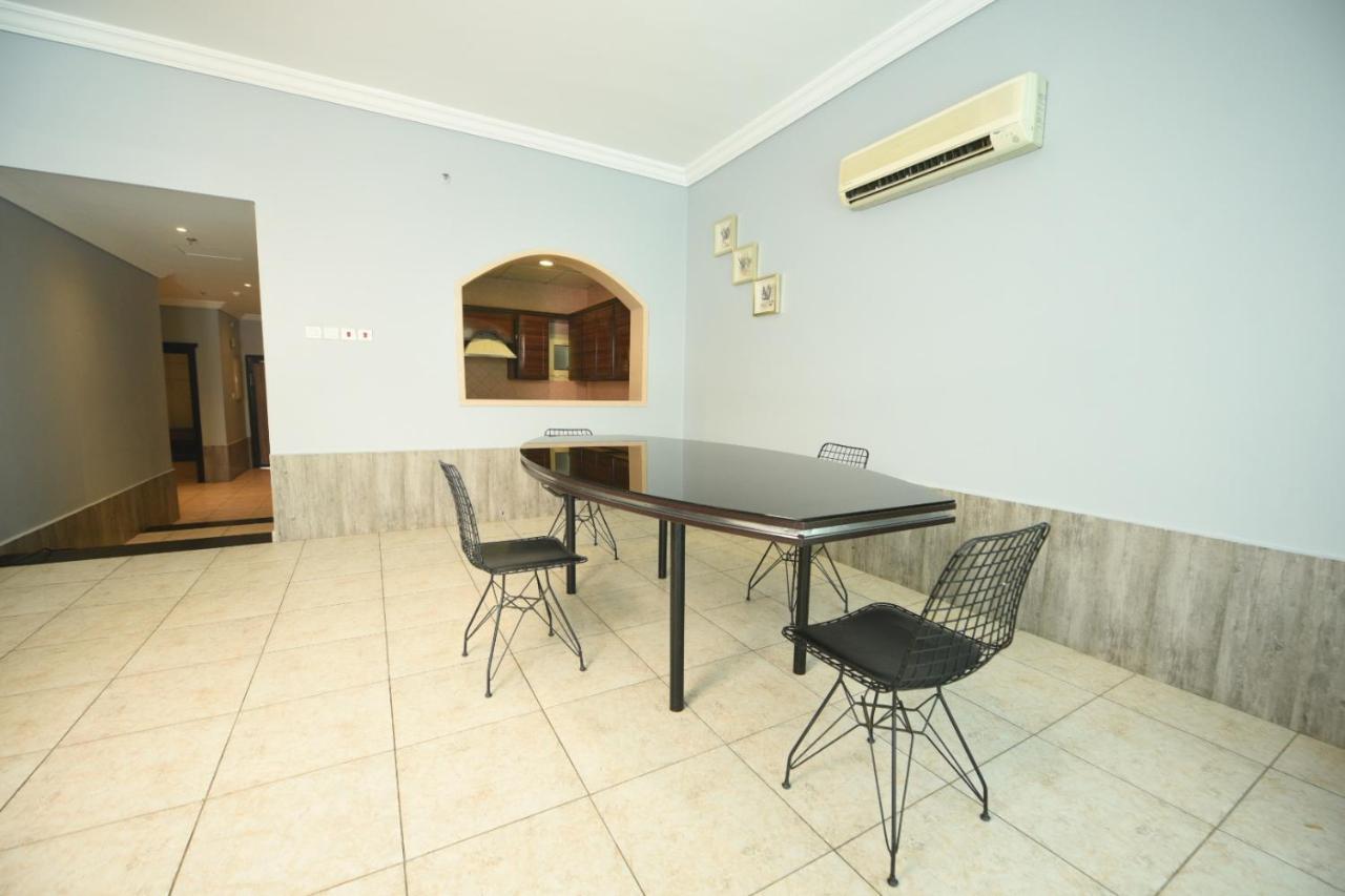 Hotel & Resort Golden Marina Янбу Екстериор снимка