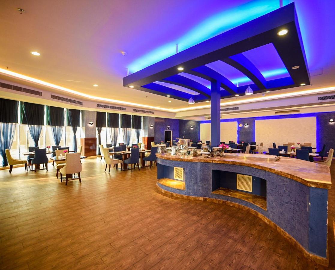 Hotel & Resort Golden Marina Янбу Екстериор снимка
