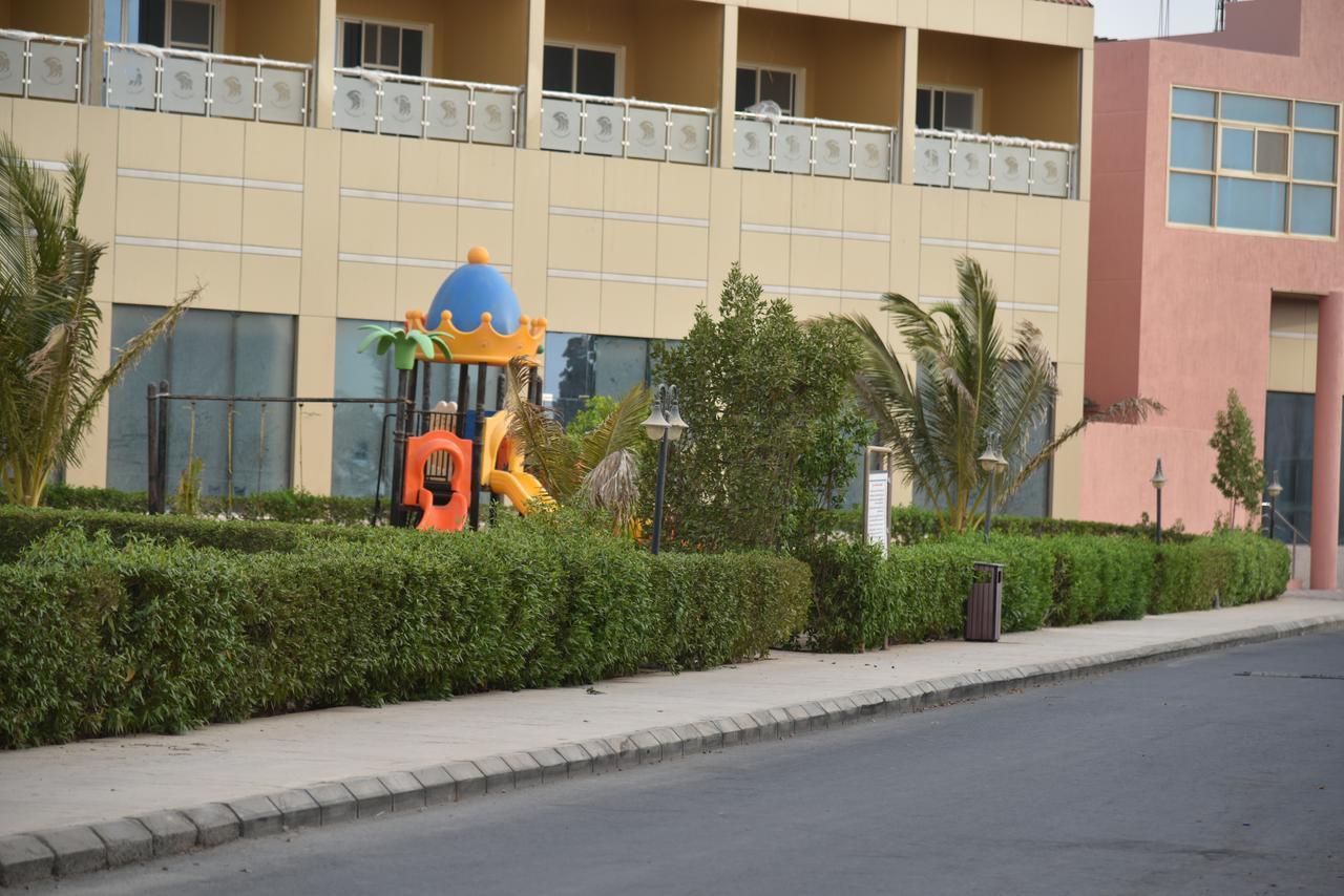 Hotel & Resort Golden Marina Янбу Екстериор снимка