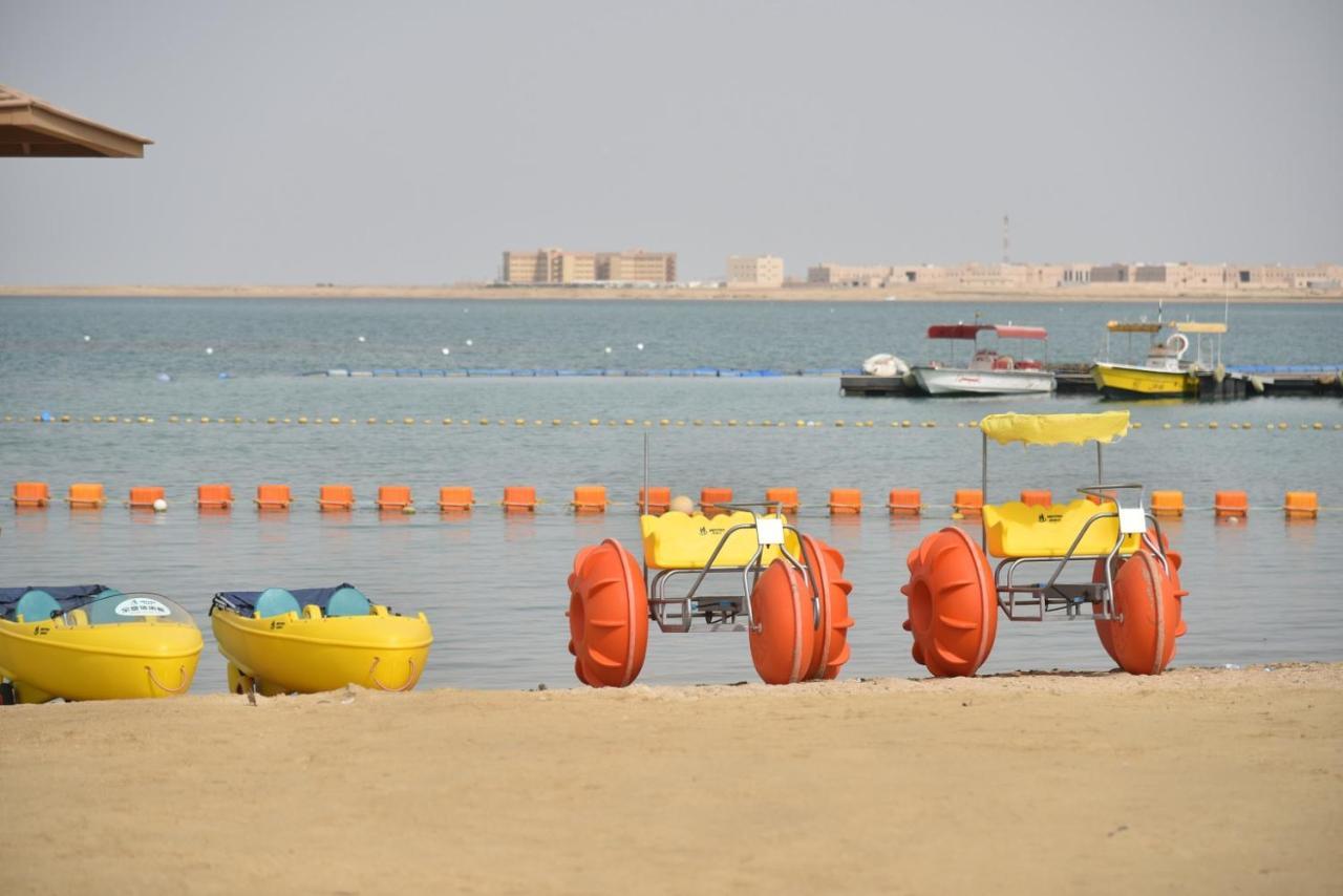 Hotel & Resort Golden Marina Янбу Екстериор снимка